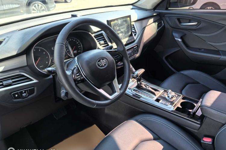 Used FAW Junpai D80 2019 TD220 Automatic Elite Model Interior 1