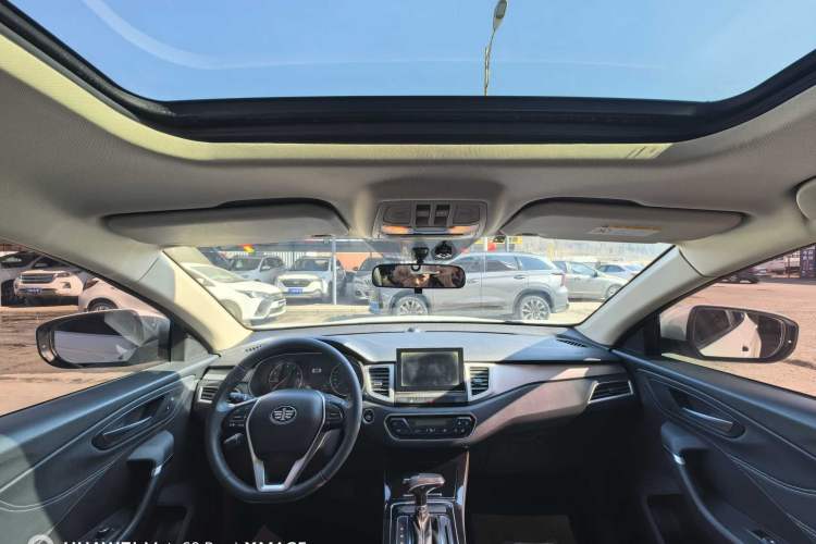 Used FAW Junpai D80 2019 TD220 Automatic Elite Model Interior 3