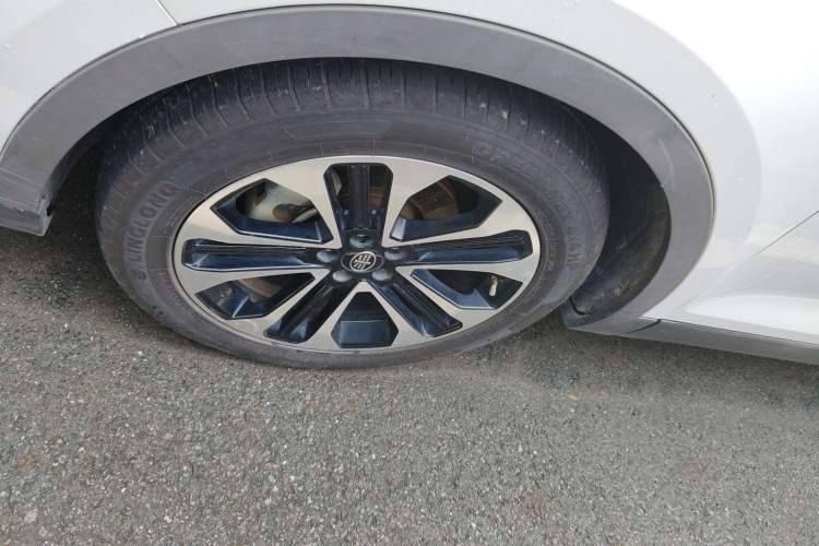 Used FAW Junpai D80 2019 TD220 Automatic Elite Model Left Front Wheel Hub