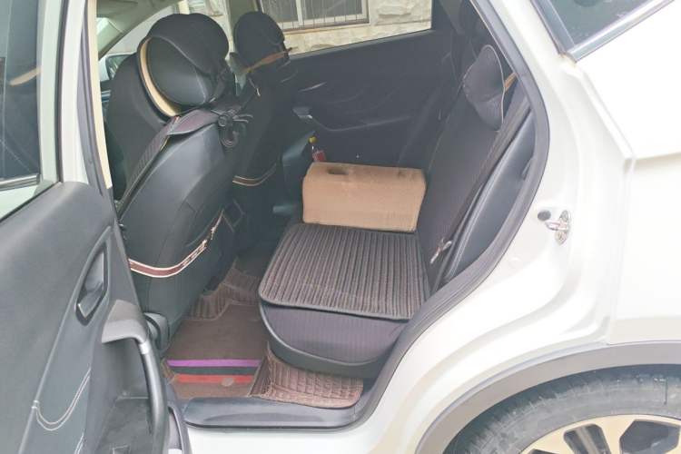 Used FAW Junpai D80 2019 TD220 Automatic Elite Model Left Rear Seat