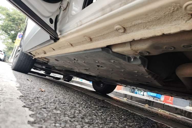 Used FAW Junpai D80 2019 TD220 Automatic Elite Model Left Side Sill
