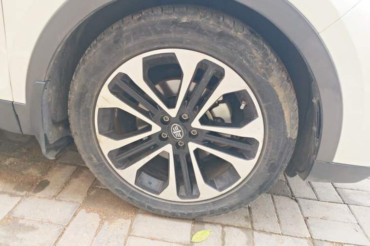 Used FAW Junpai D80 2019 TD220 Automatic Elite Model Right Front Wheel Hub