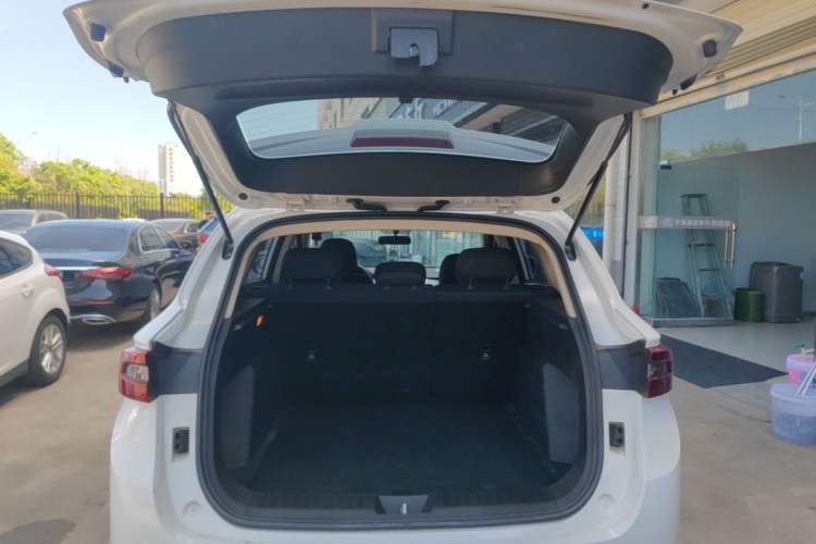 Used FAW Junpai D80 2019 TD220 Automatic Tech Model Trunk