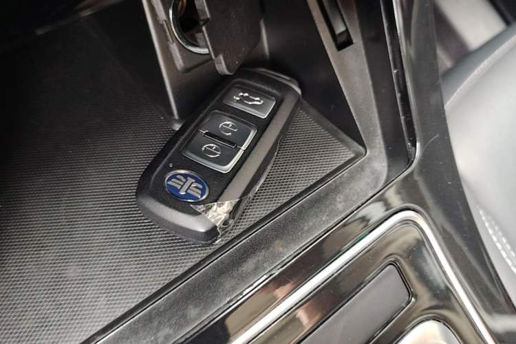 Used FAW Junpai D80 2019 TD220 Automatic Elite Model Vehicle Key