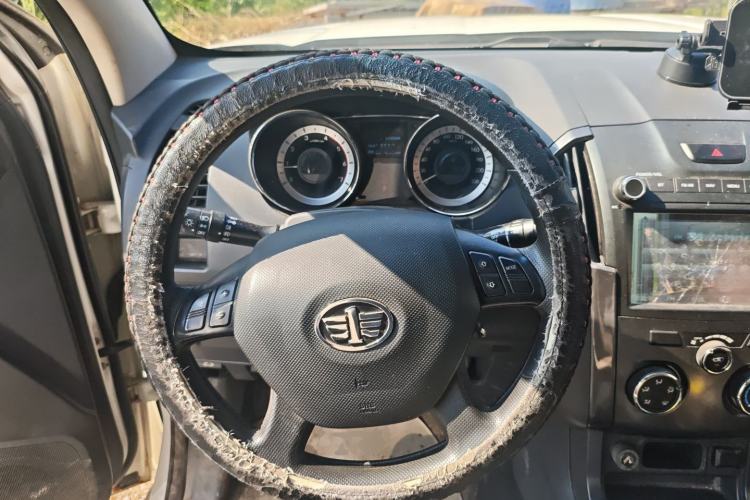Used FAW Lanjian H6 2018 2.5T Four-Wheel Drive Luxury Short Wheelbase JE4D25E Steering Wheel
