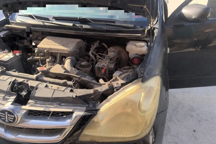 Used FAW Senya M80 2009 1.5L Automatic 5-Seater Luxury Version Engine Bay Left