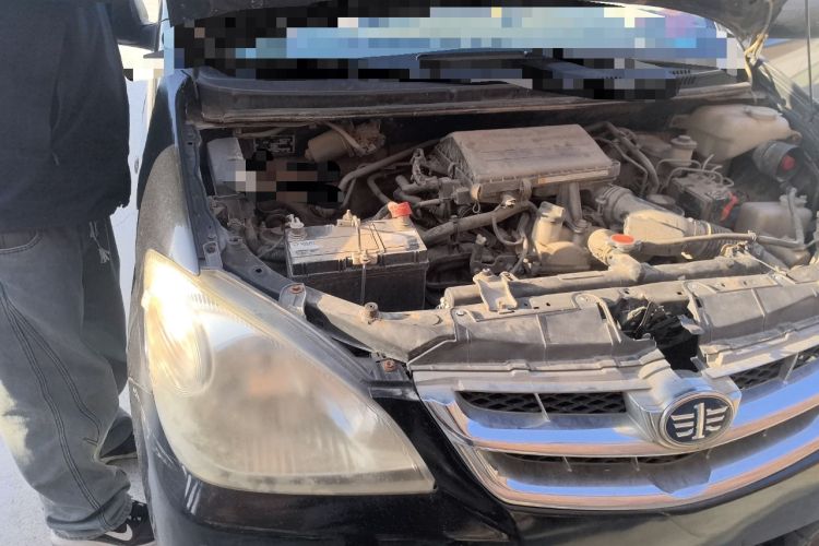 Used FAW Senya M80 2009 1.5L Automatic 5-Seater Luxury Version Engine Bay Right