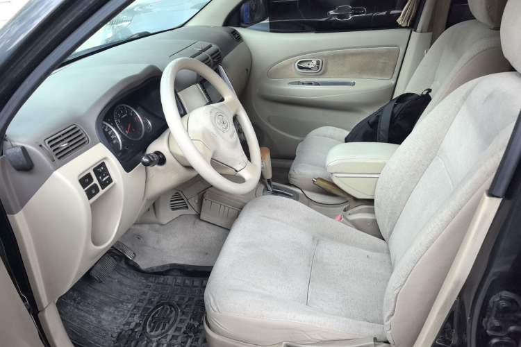 Used FAW Senya M80 2009 1.5L Automatic 7-Seater Luxury Version Left Front Seat