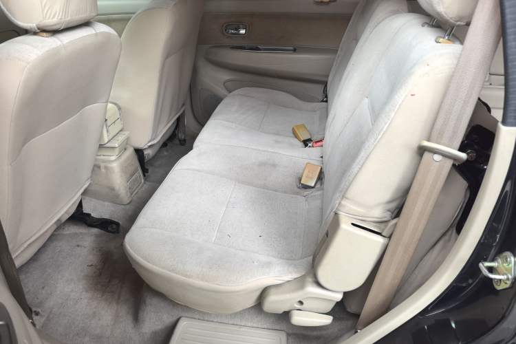 Used FAW Senya M80 2009 1.5L Automatic 7-Seater Luxury Version Left Rear Seat