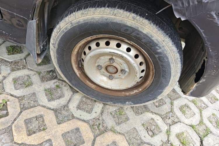 Used FAW Senya M80 2009 1.5L Manual 5-Seater Standard Version Right Front Wheel Hub