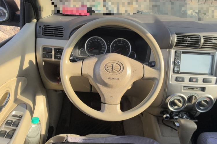 Used FAW Senya M80 2009 1.5L Automatic 5-Seater Luxury Version Steering Wheel