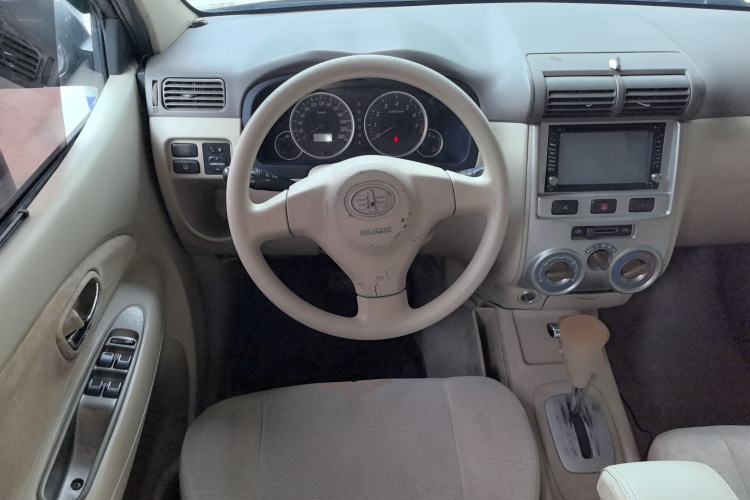 Used FAW Senya M80 2009 1.5L Automatic 7-Seater Luxury Version Steering Wheel