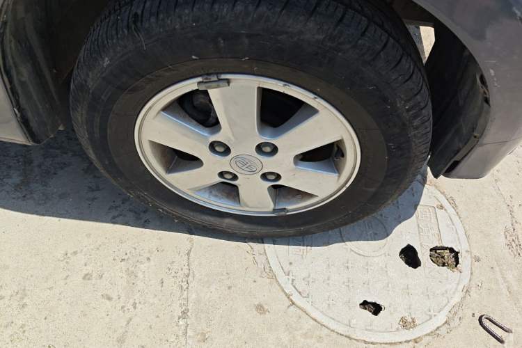 Used FAW Senya M80 2009 1.3L Manual 7-Seater Standard Edition Right Front Wheel Hub
