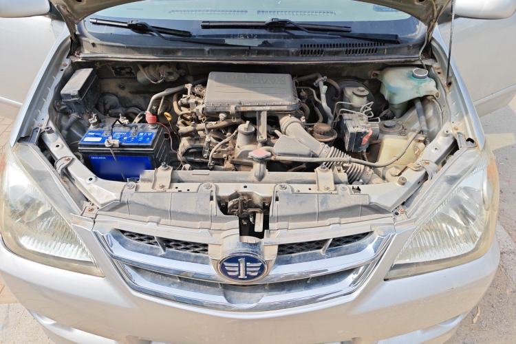 Used FAW Senya M80 2009 1.5L Automatic 5-Seater Luxury Version Engine Bay