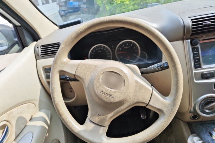 Used FAW Senya M80 2009 1.5L Automatic 5-Seater Luxury Version Steering Wheel