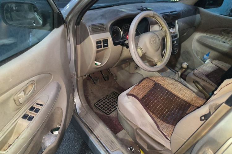 Used FAW Senya M80 2009 1.3L Manual 7-Seater Special Edition Driver Seat