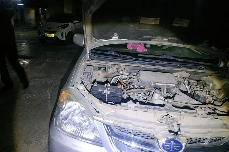 Used FAW Senya M80 2009 1.5L Manual 7-Seater Standard Edition Engine Bay Right