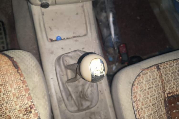 Used FAW Senya M80 2009 1.3L Manual 7-Seater Special Edition Gear Lever