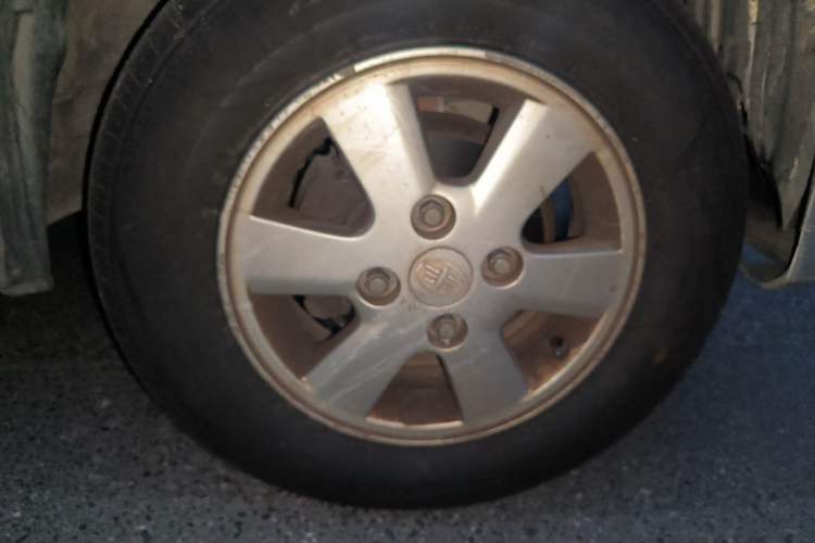 Used FAW Senya M80 2009 1.3L Manual 7-Seater Special Edition Right Front Wheel Hub