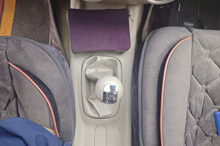 Used FAW Senya M80 2009 1.5L Manual 7-Seater Comfort Version Gear Lever