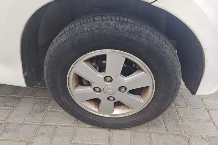 Used FAW Senya M80 2009 1.5L Manual 7-Seater Comfort Version Right Front Wheel Hub