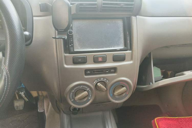 Used FAW Senya M80 2011 1.3L Manual 5 Seats Audio And AC Panel