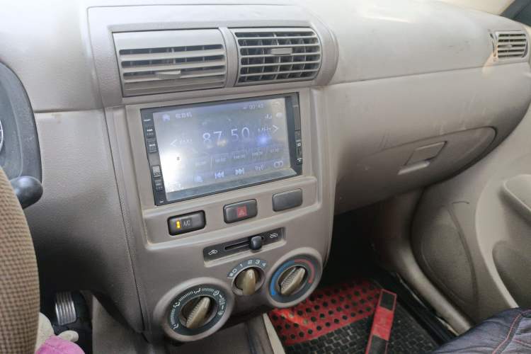 Used FAW Senya M80 2011 Value Edition 1.3L Manual 5-Seater Audio And AC Panel