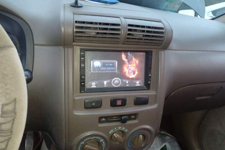 Used FAW Senya M80 2011 1.3L Manual 7-Seater Audio And AC Panel