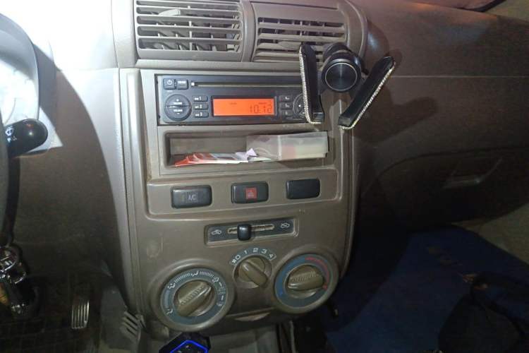 Used FAW Senya M80 2011 1.3L Manual 5 Seats Audio And AC Panel