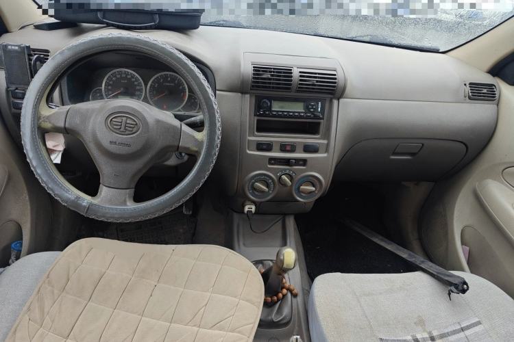 Used FAW Senya M80 2011 1.3L Manual 5 Seats Center Console