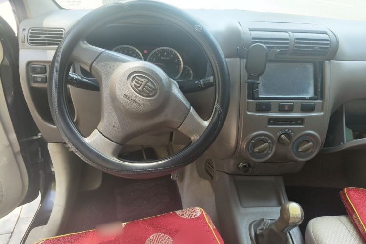 Used FAW Senya M80 2011 1.3L Manual 5 Seats Center Console