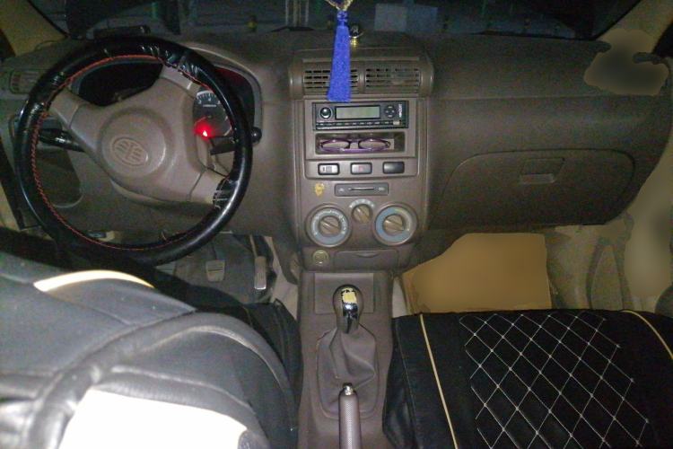 Used FAW Senya M80 2011 1.3L Manual 5 Seats Center Console