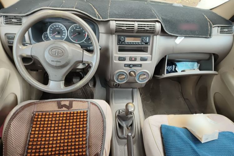 Used FAW Senya M80 2011 Value Edition 1.3L Manual 5-Seater Center Console