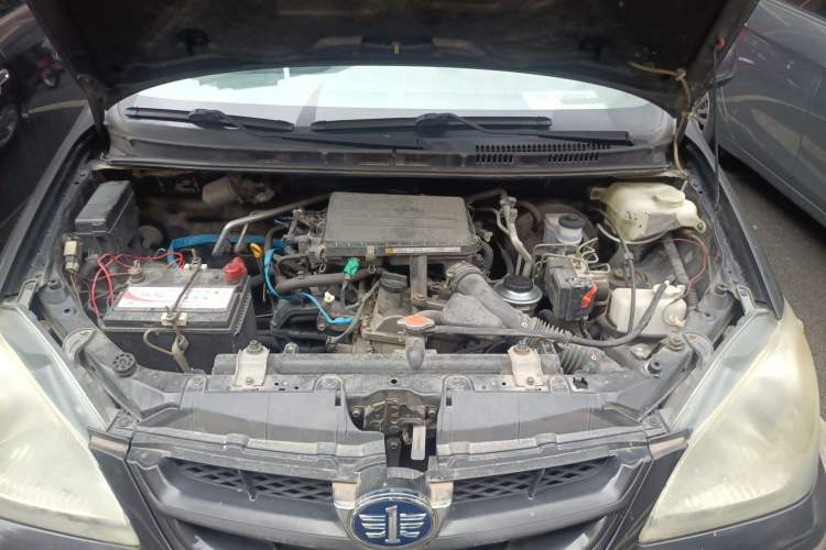 Used FAW Senya M80 2011 Value Edition 1.3L Manual 5-Seater Engine Bay