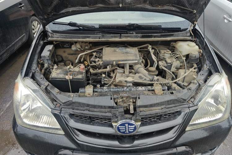 Used FAW Senya M80 2011 1.3L Manual 5 Seats Engine Bay