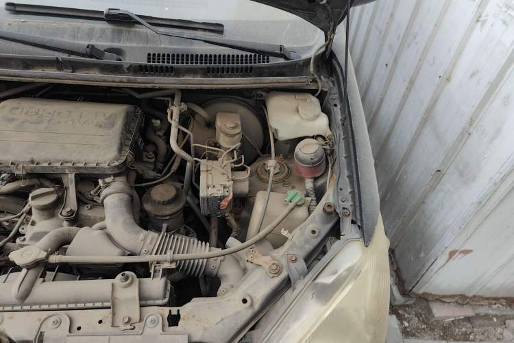 Used FAW Senya M80 2011 1.3L Manual 5 Seats Engine Bay Left
