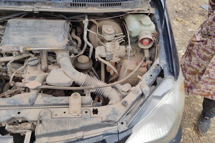 Used FAW Senya M80 2011 Value Edition 1.3L Manual 5-Seater Engine Bay Left