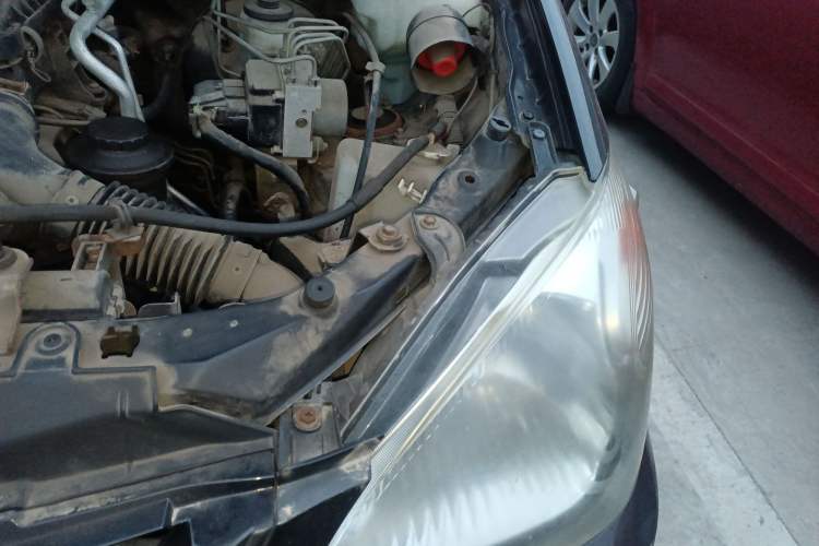Used FAW Senya M80 2011 1.3L Manual 7-Seater Engine Bay Left