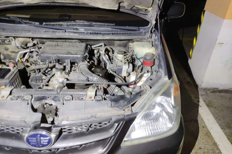 Used FAW Senya M80 2011 1.3L Manual 5 Seats Engine Bay Left
