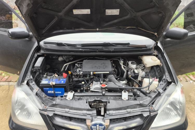 Used FAW Senya M80 2011 1.3L Manual 5 Seats Engine Bay