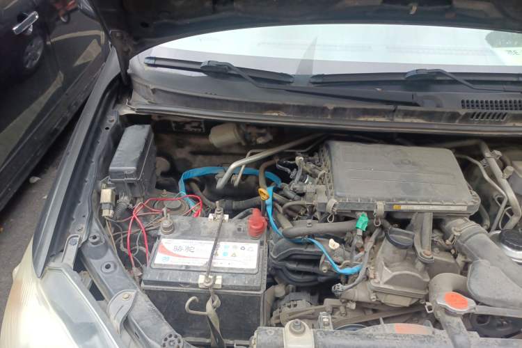 Used FAW Senya M80 2011 Value Edition 1.3L Manual 5-Seater Engine Bay Right