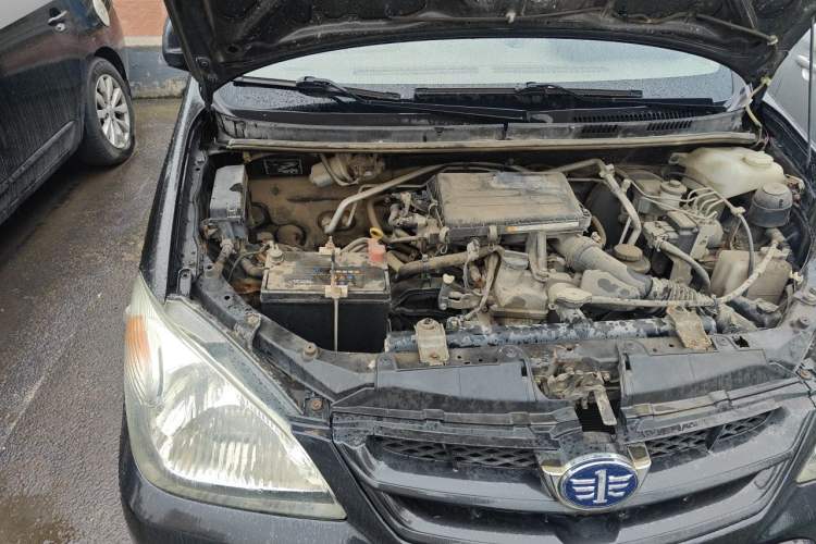 Used FAW Senya M80 2011 1.3L Manual 5 Seats Engine Bay Right