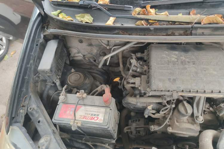 Used FAW Senya M80 2011 Value Edition 1.3L Manual 5-Seater Engine Bay Right