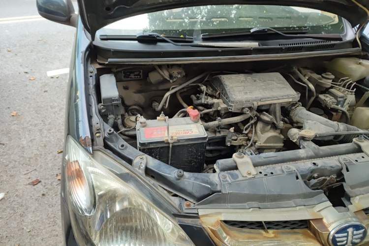 Used FAW Senya M80 2011 Value Edition 1.3L Manual 5-Seater Engine Bay Right