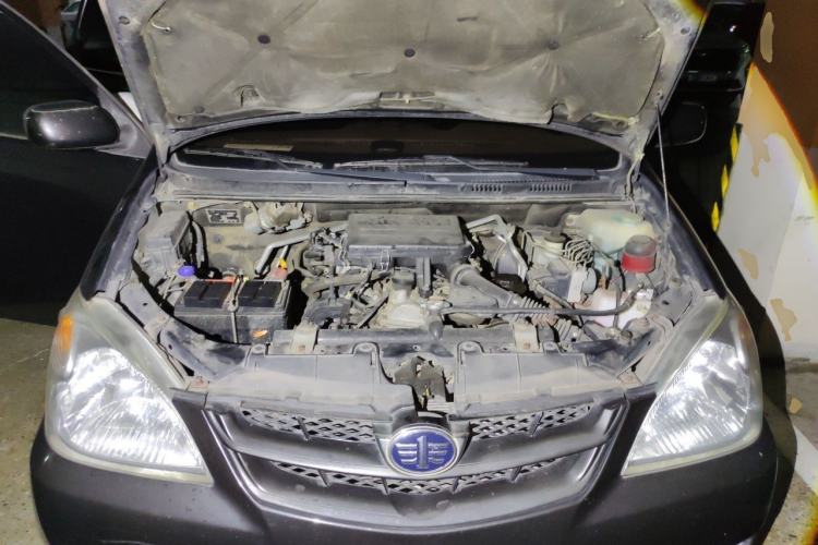 Used FAW Senya M80 2011 1.3L Manual 5 Seats Engine Bay