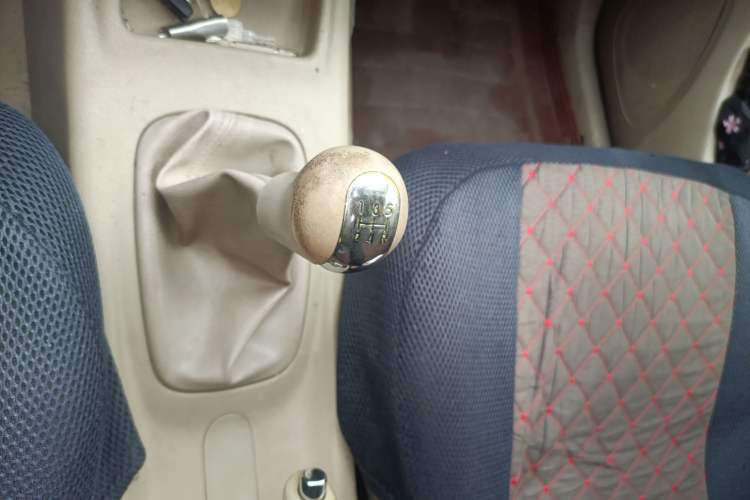 Used FAW Senya M80 2011 Value Edition 1.3L Manual 5-Seater Gear Lever