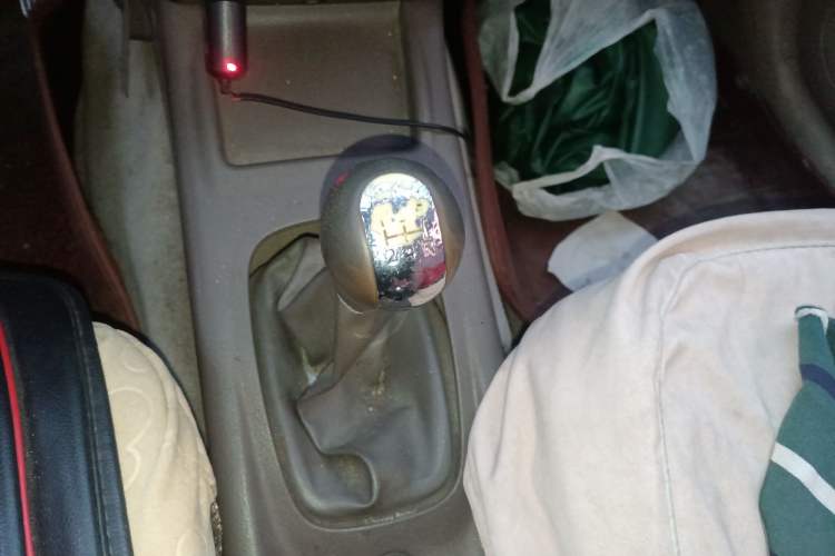 Used FAW Senya M80 2011 1.3L Manual 7-Seater Gear Lever