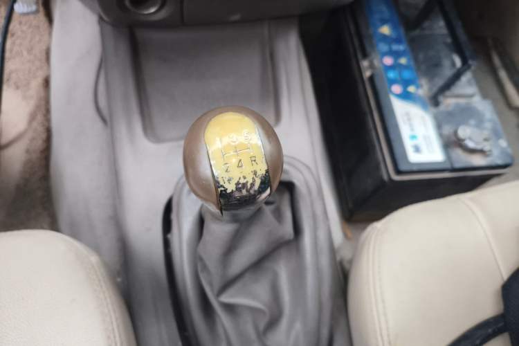 Used FAW Senya M80 2011 1.3L Manual 5 Seats Gear Lever