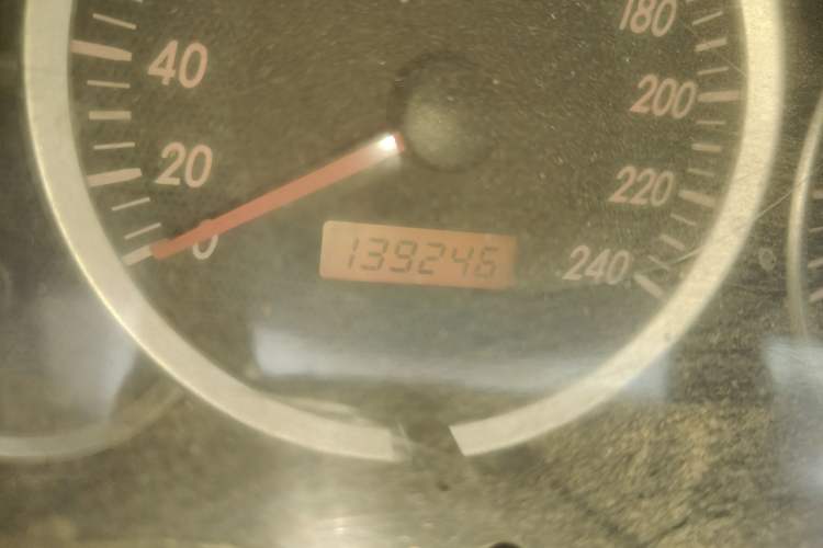 Used FAW Senya M80 2011 1.3L Manual 5 Seats Odometer Close Up