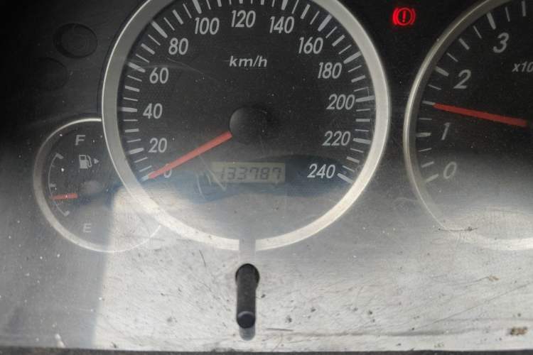 Used FAW Senya M80 2011 1.3L Manual 5 Seats Odometer Close Up